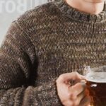 a-man-who-left-his-jumper-in-a-bar-has-returned-to-find-a-staff-member-wearing-it-–-9honey